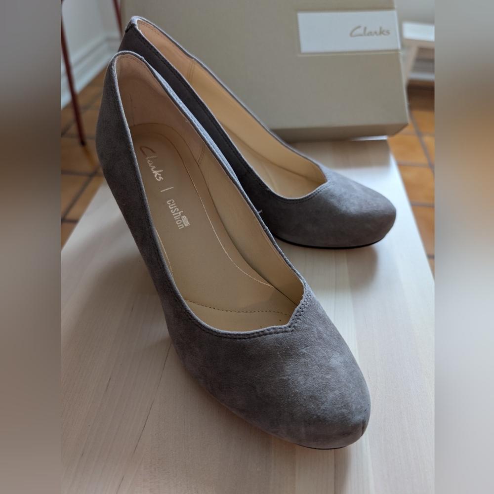 (New) Clark's Heels, Dalia Rose, UK size 4, Cushion, Very Comfortable!